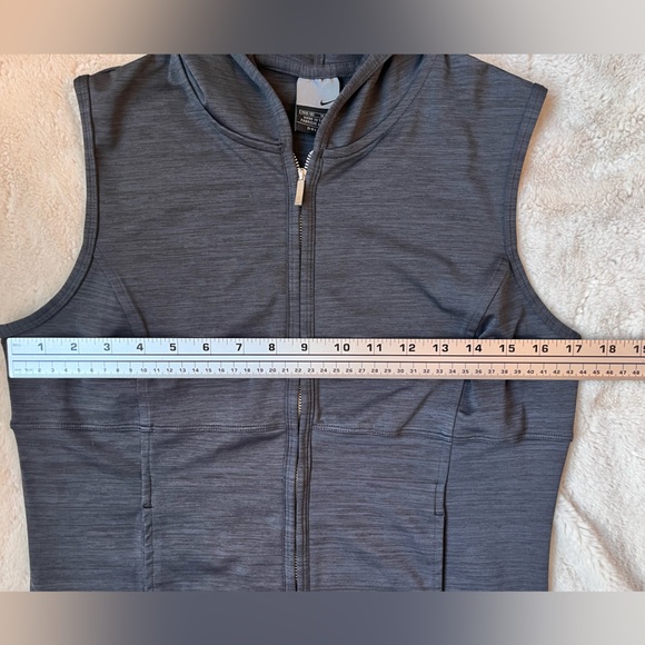 Nike Gray Hooded Sporty Vest in size M - Picture 5 of 7